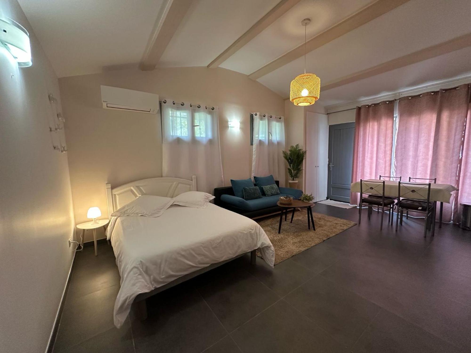 Studio Calme Et Agreable Avec Acces Jardin Partage Le Bar-sur-Loup المظهر الخارجي الصورة