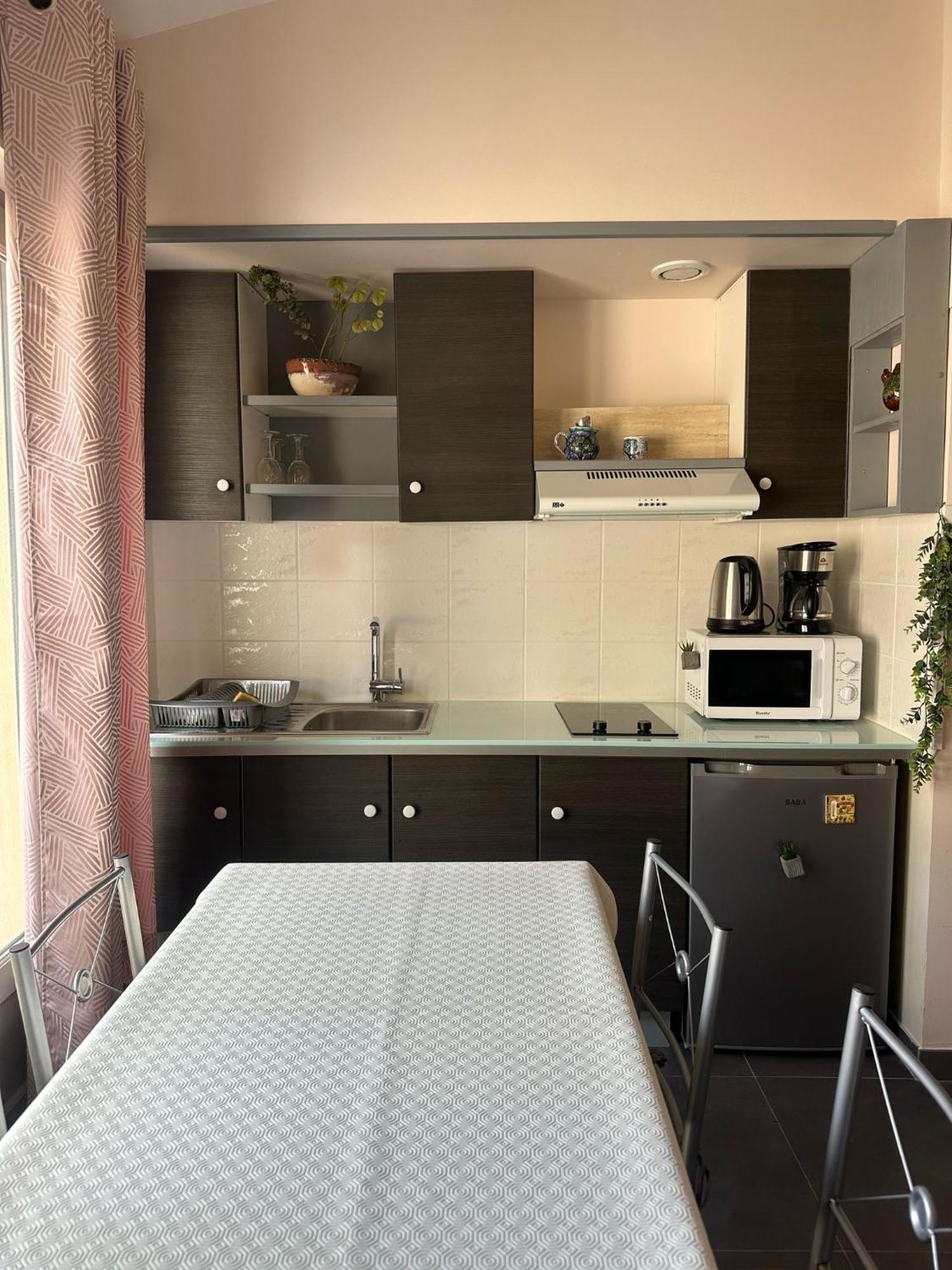 Studio Calme Et Agreable Avec Acces Jardin Partage Le Bar-sur-Loup المظهر الخارجي الصورة